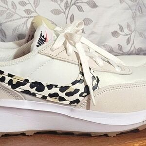 Women's Nike Waffle Debut Sneaker